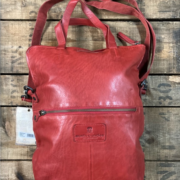 GRAPEFRUIT | Racing red | Aunts & Uncles - Picture 2 of 10